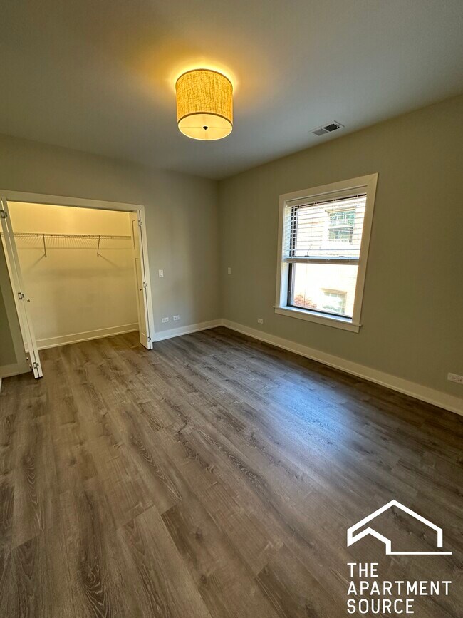 Building Photo - 1142 Maple Ave
