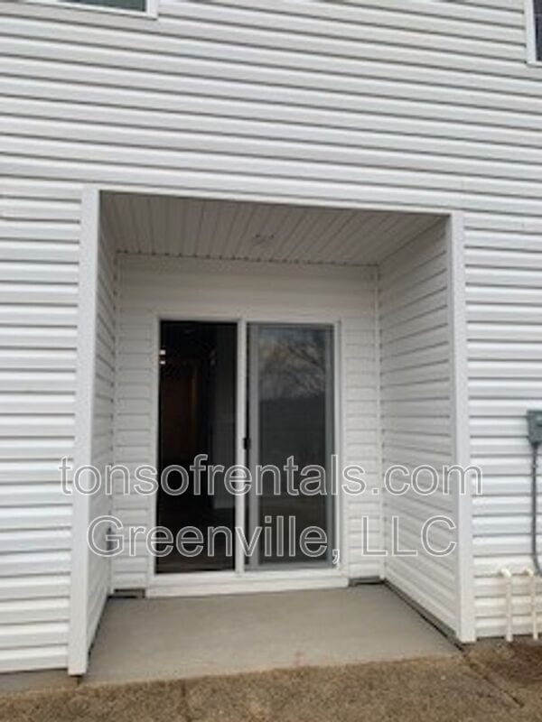 Building Photo - 413 Mopar Ln