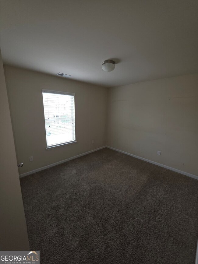 Building Photo - 326 Lauren Dr