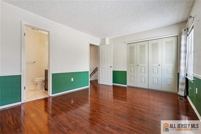 Building Photo - 8 Marsh Ct