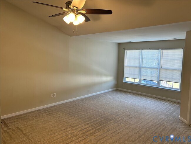 Building Photo - 1307 Village Views Dr