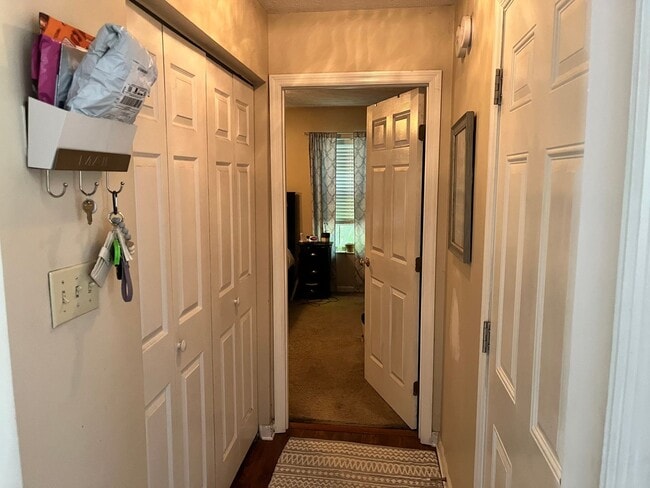 Building Photo - 3BR 2BA One level, West Knox off Westland