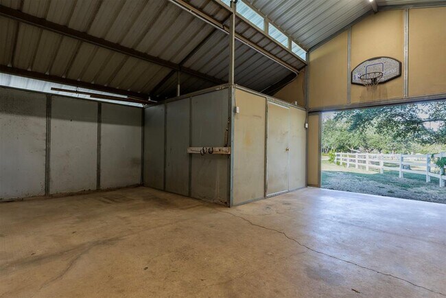 Building Photo - 704 Ridgmar Rd