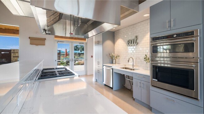 Building Photo - 4 BR/2.5 BA - 1874 SF in San Antonio - WATERWHEEL!!!