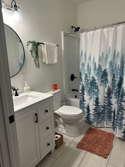 Bathroom - 2559 E 5th Ave