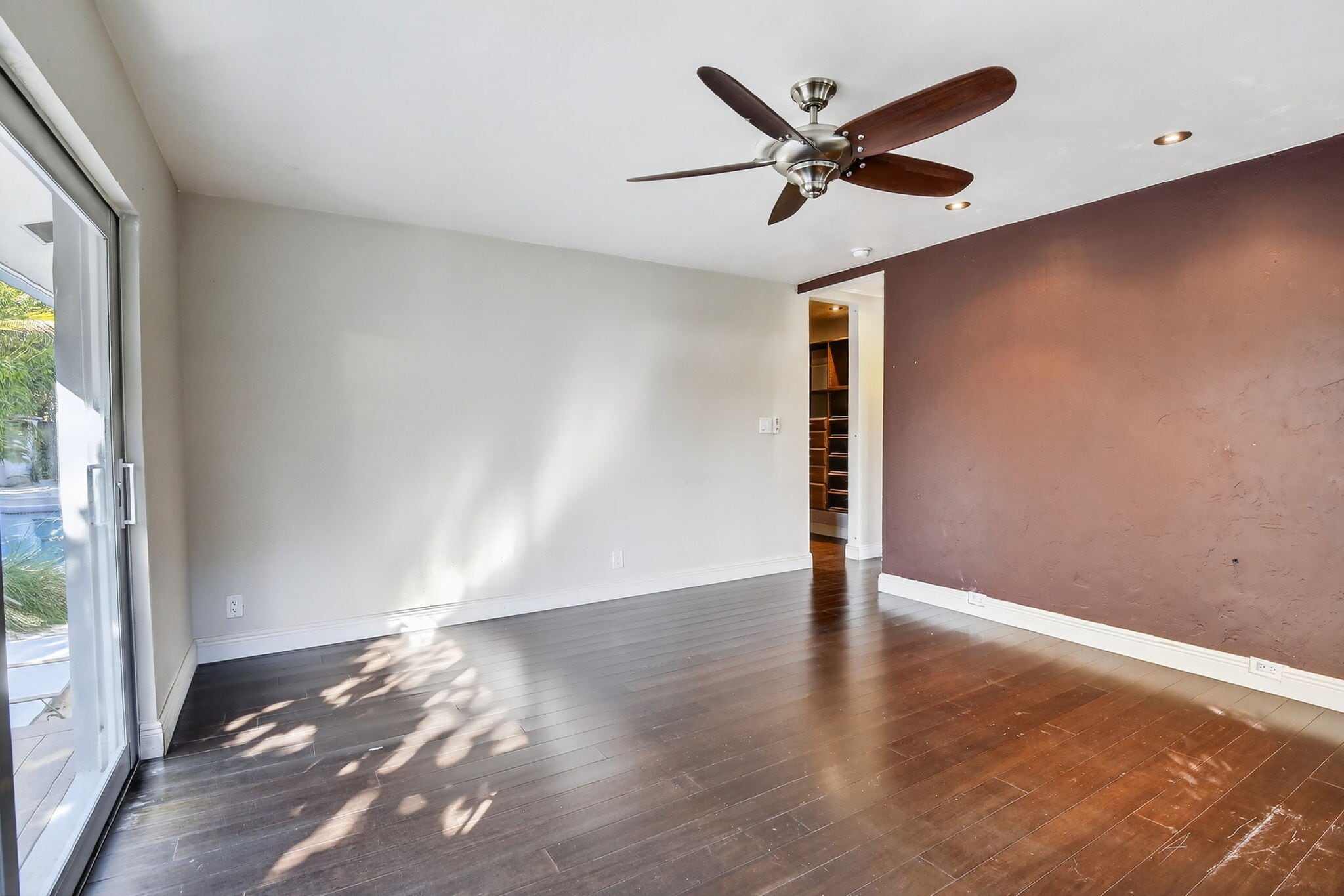 Building Photo - 2740 NE 34th St