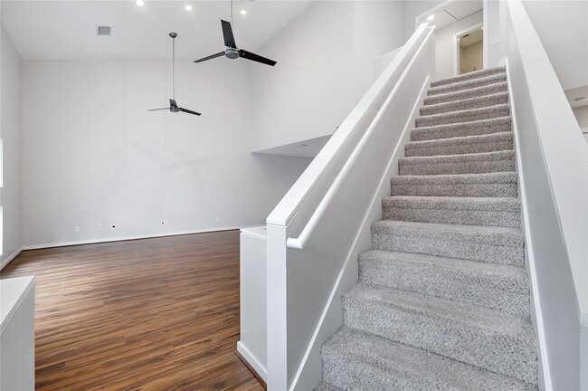 Building Photo - 2605 Calumet St