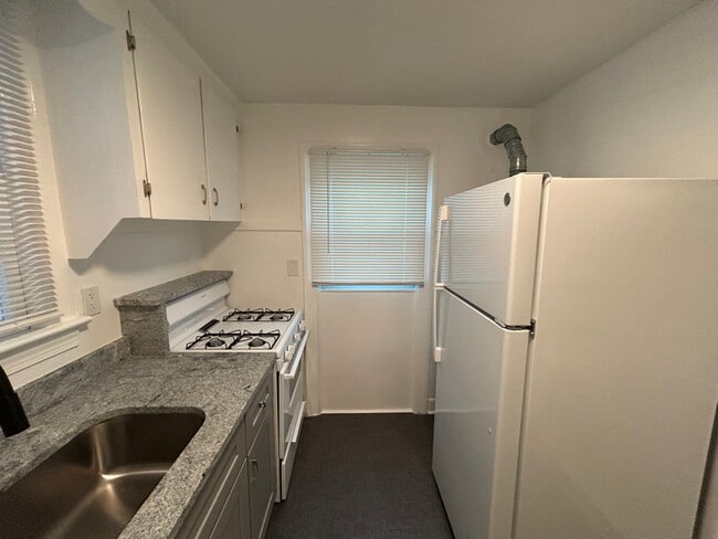 Building Photo - 1941 E Ocean View Ave