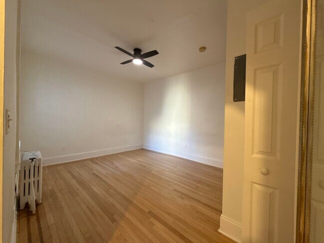 Building Photo - 36 Duncan Ave