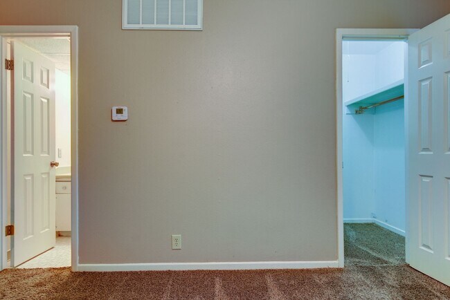 Building Photo - Apartment for rent!