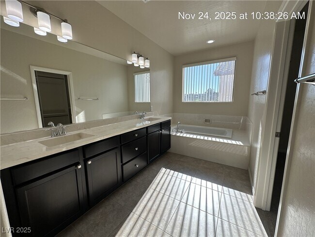 Building Photo - 1000 Via Stellato St