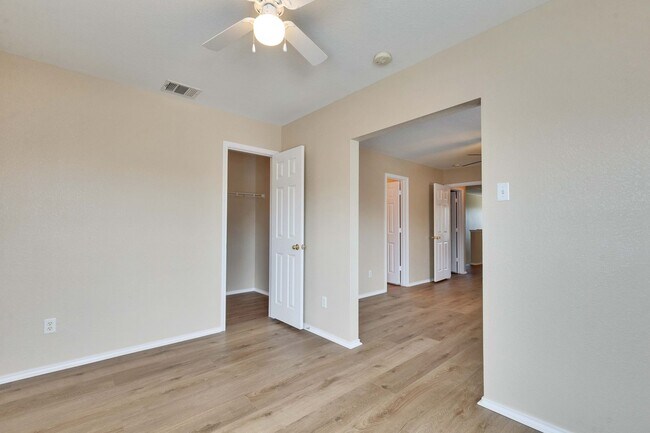 Building Photo - 14116 Harris Ridge Blvd