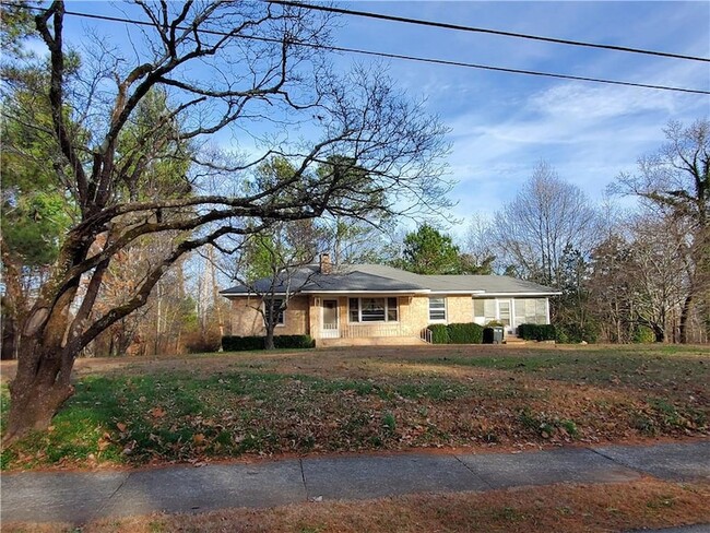 Building Photo - 1025 Pickens St