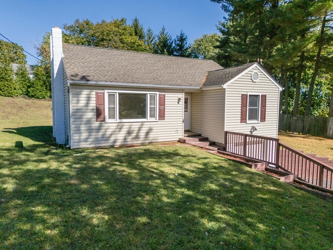 Building Photo - 4 Lingert Ave