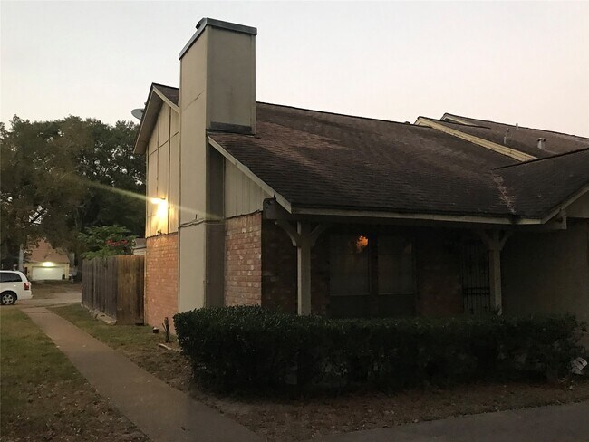 Building Photo - 12335 W Village Dr