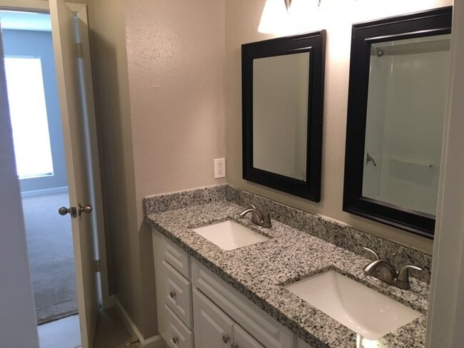 Building Photo - 1962 Upland Dr