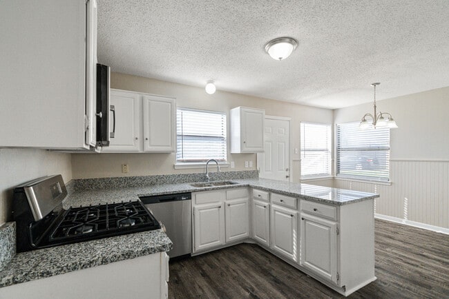 Building Photo - 3709 Bond St