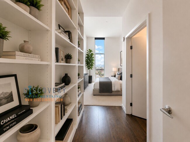 Building Photo - Uptown Place One Bedroom Condominium