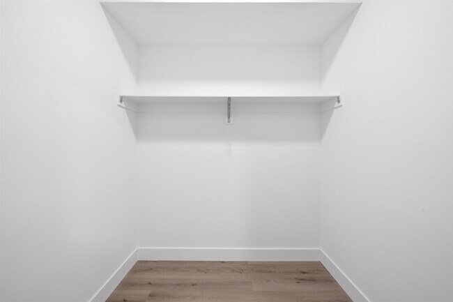 Building Photo - 17 AVENUE E