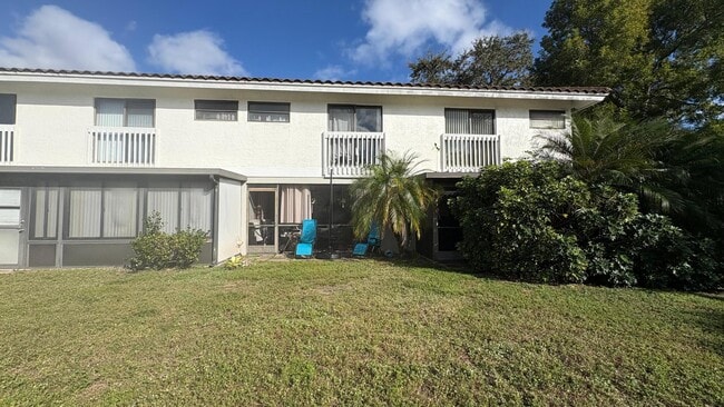 Building Photo - 7650 Lago Del Mar Dr