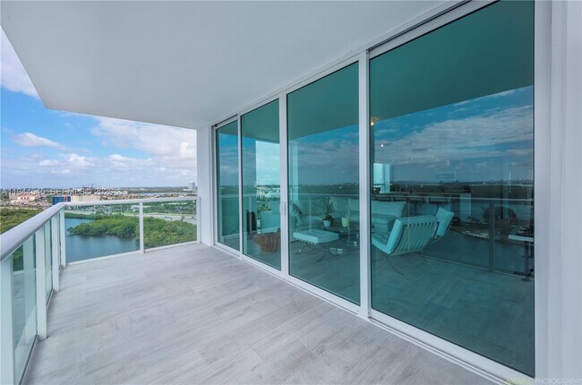 Building Photo - 400 Sunny Isles Blvd