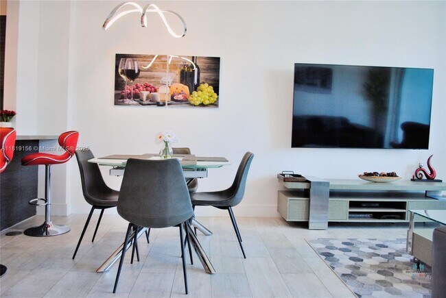 Primary Photo - 1080 Brickell Ave
