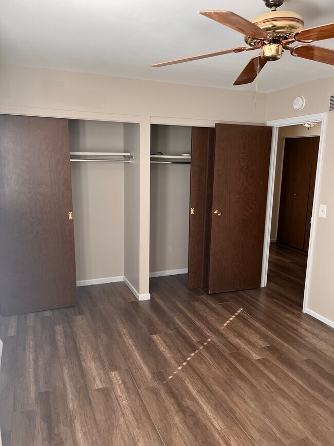 Building Photo - 1071 University Blvd