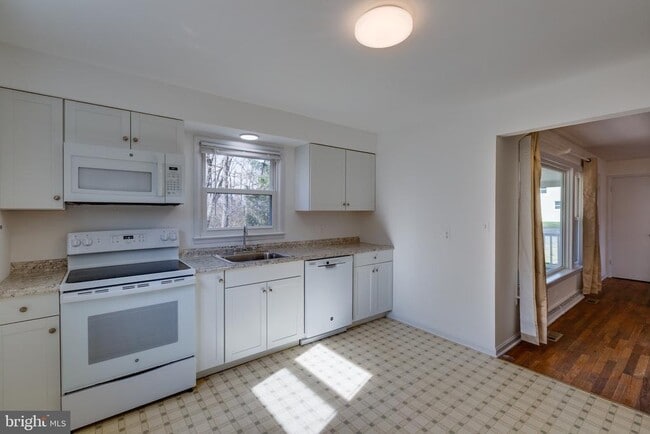 Building Photo - 4297 Lunceford Ln