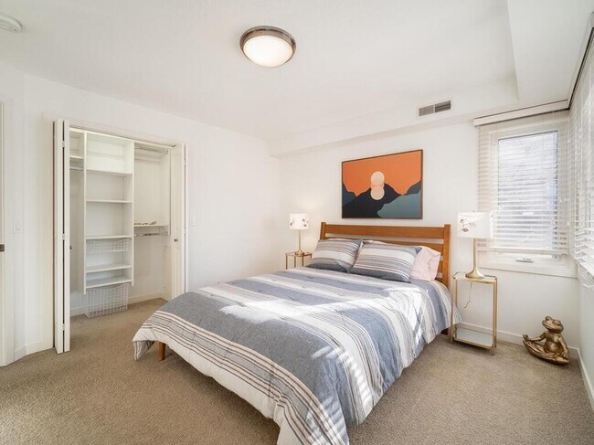 Building Photo - 5412 France Ave S