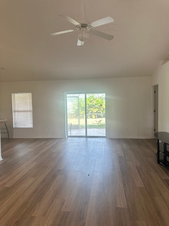 Building Photo - 12516 Willmington Blvd