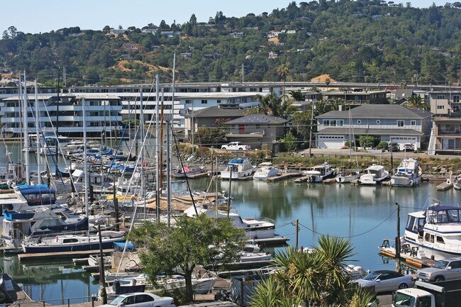 Building Photo - 69 Point San Pedro Rd