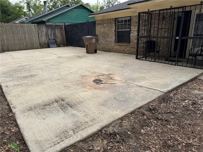 Building Photo - 1005 Navco Rd