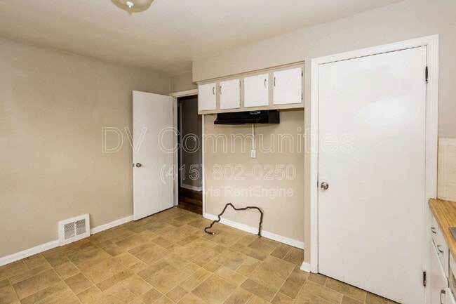 Building Photo - 14209 Emery Ave