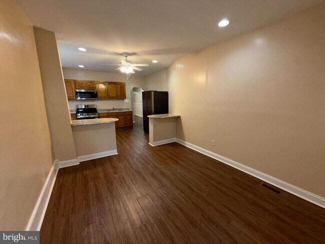 Building Photo - 5437 Christian St