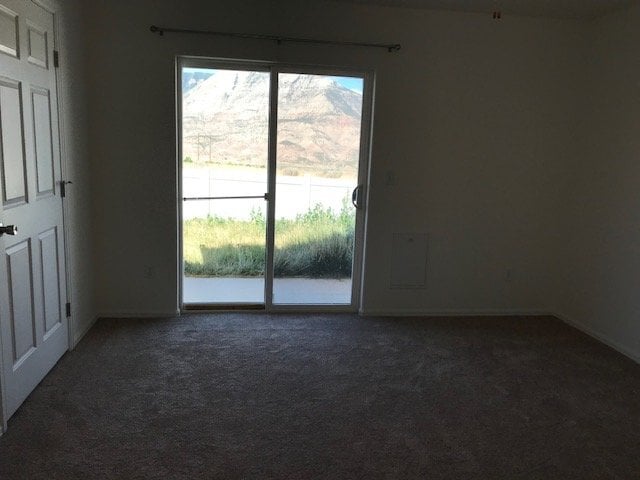 Building Photo - 3 Bedroom townhome