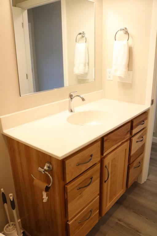 Building Photo - 11 Reserve Ct