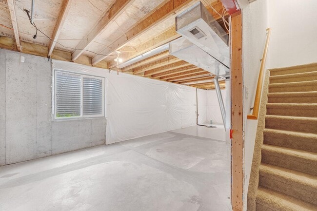 Building Photo - 6510 Stagecoach Ave