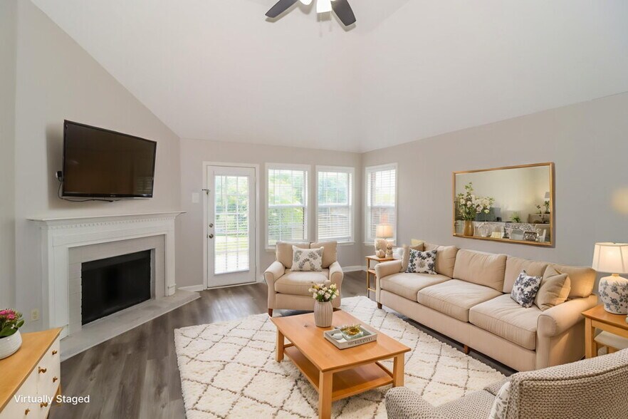 Building Photo - 8891 Hidden Springs Cove