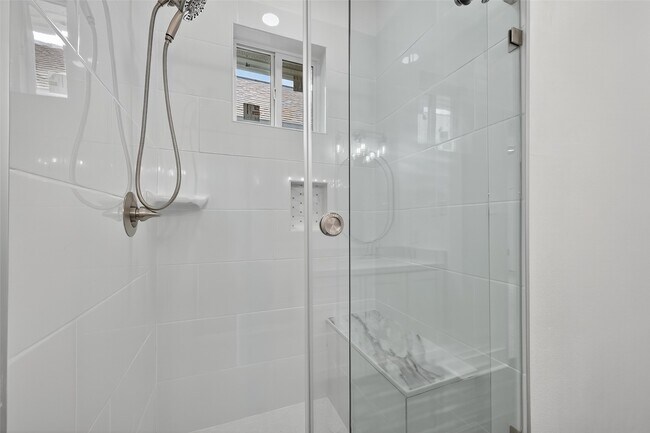 Building Photo - 714 Zoe St