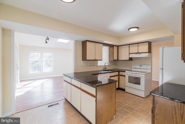 Building Photo - 414 Windsor Cir