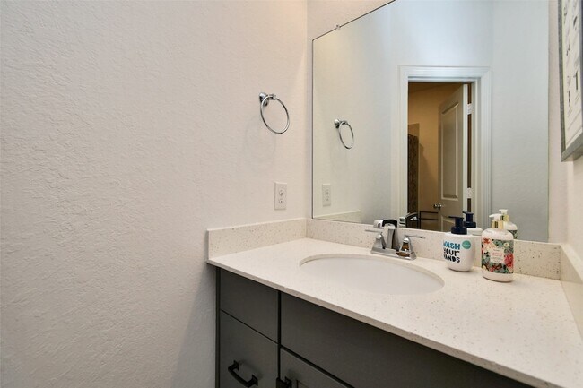 Building Photo - 8922 Stanley Oak Dr