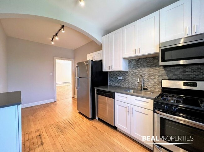Building Photo - 0 bedroom in CHICAGO IL 60647