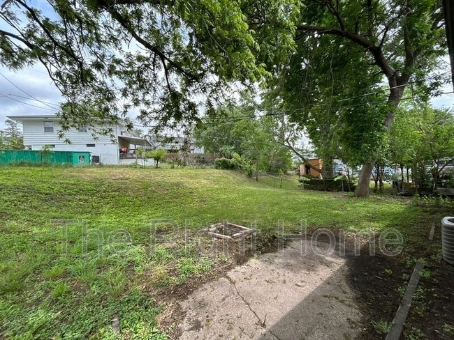 Building Photo - 6929 N 64th St