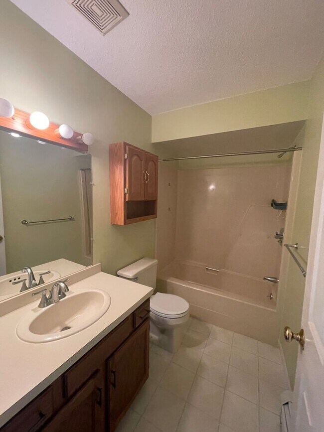 PRICE REDUCTION!!! Beautiful and affordabl... 214 Springbrook Cir Portsmouth NH 03801