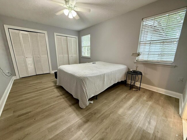 Building Photo - 306 N 40th Ave