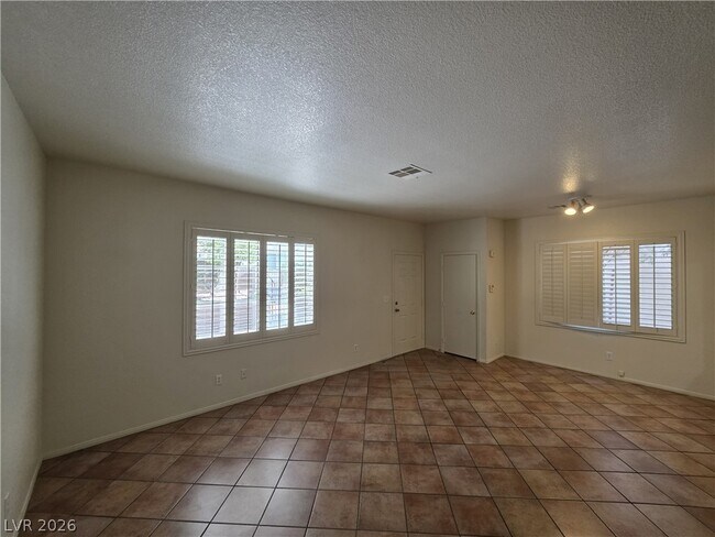 Building Photo - 10021 Via Toro Ave
