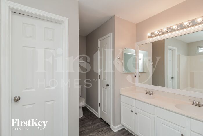 Building Photo - 8400 Galena View Dr