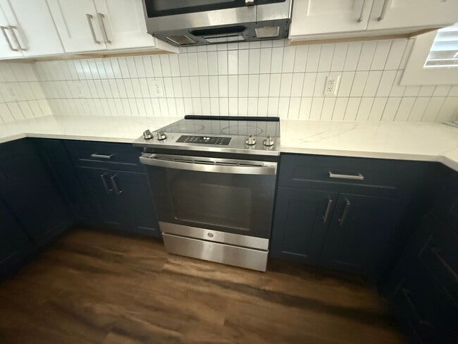 Building Photo - Room in House on S Alston Ave