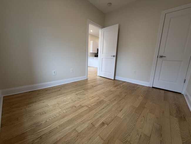 Building Photo - 84 Van Wagenen Ave