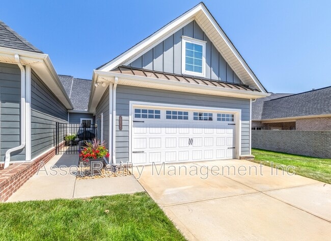 Building Photo - 12623 Needlepoint Dr